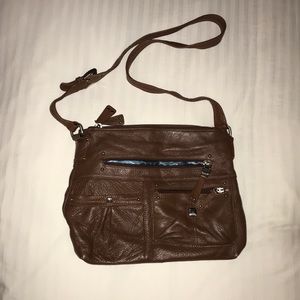 Brown leather crossbody with lots of pockets!